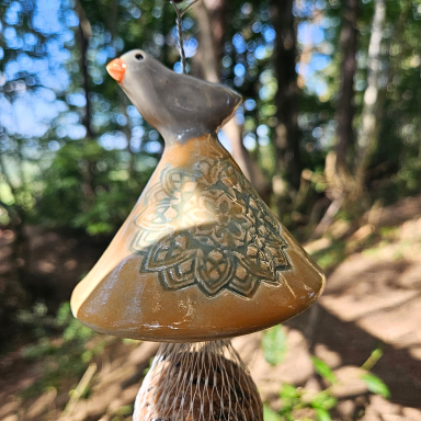 Meisenknödelhalter aus Keramik mit Vogeldetail in gelb